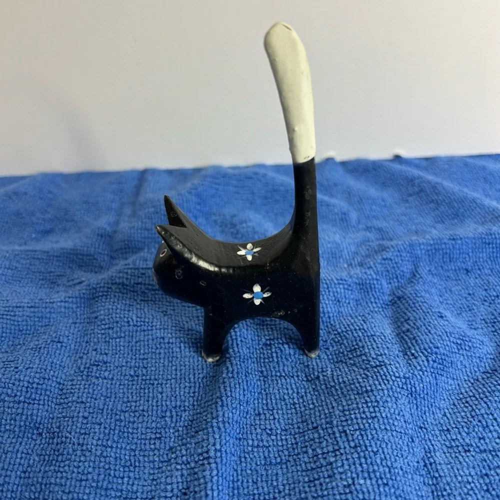 Handcrafted Cat Figurines - Black and Yellow